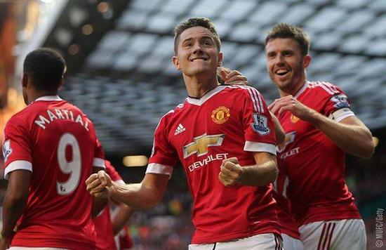 他在场上的 他在场上的