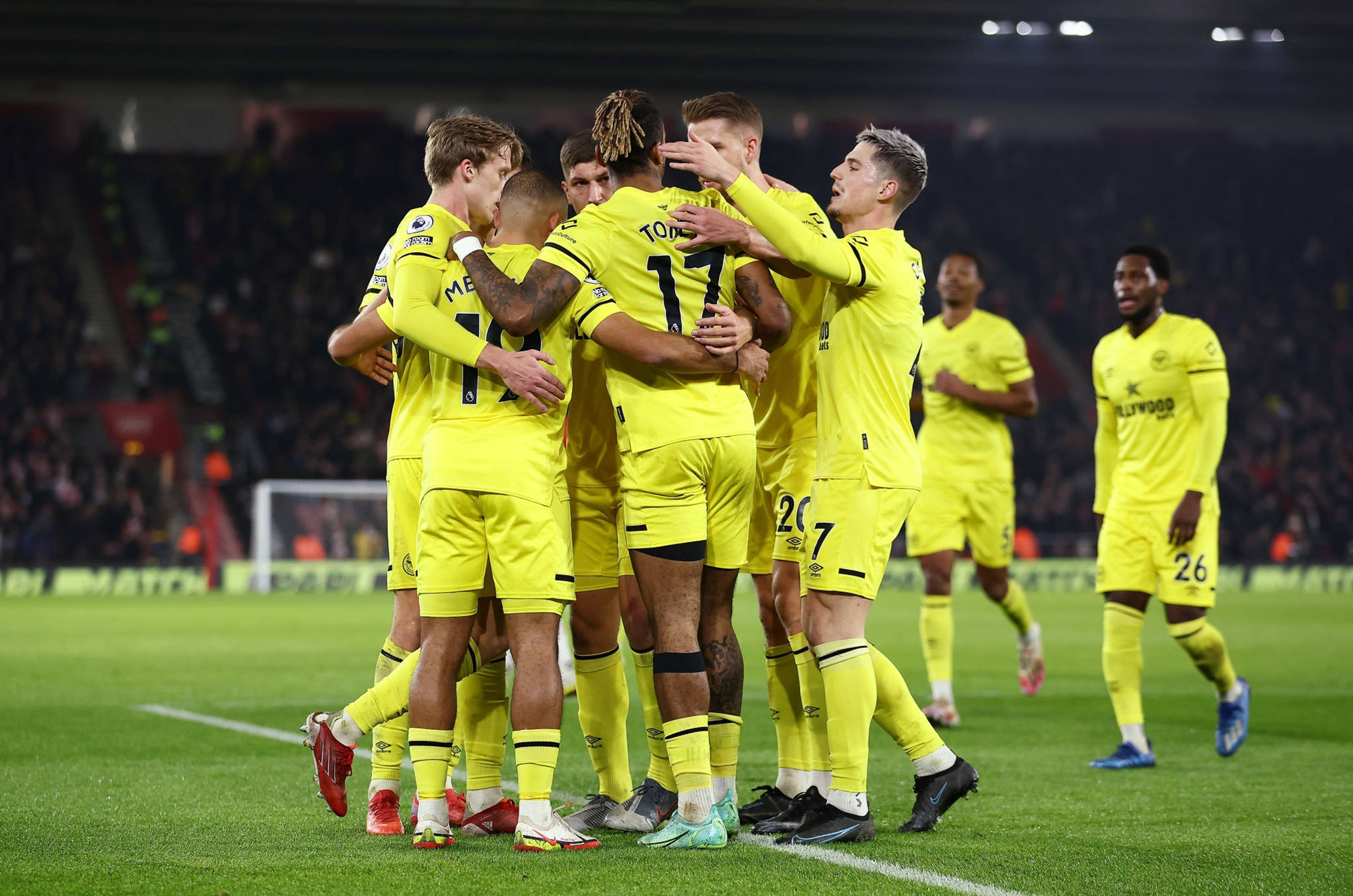 两翼突破有 两翼突破有